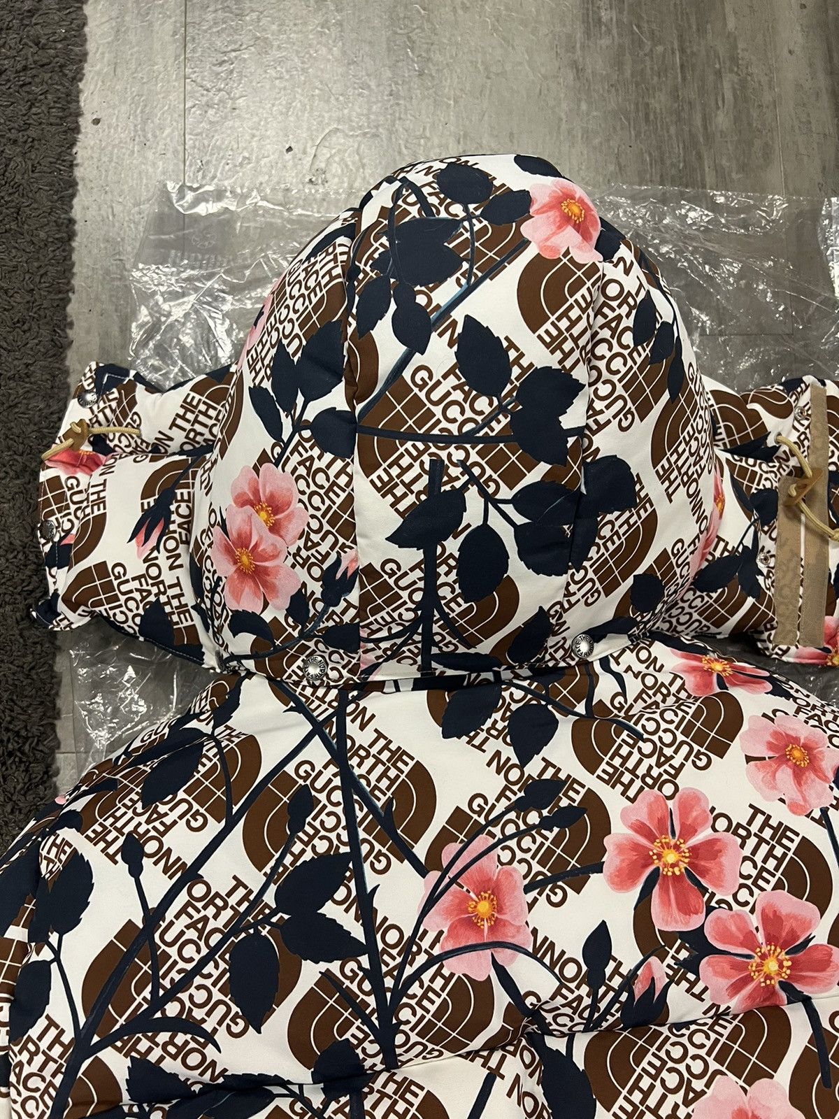 Gucci × The North Face Gucci x The North Face Floral Down Parka sz M Size US M / EU 48-50 / 2 - 13 Thumbnail