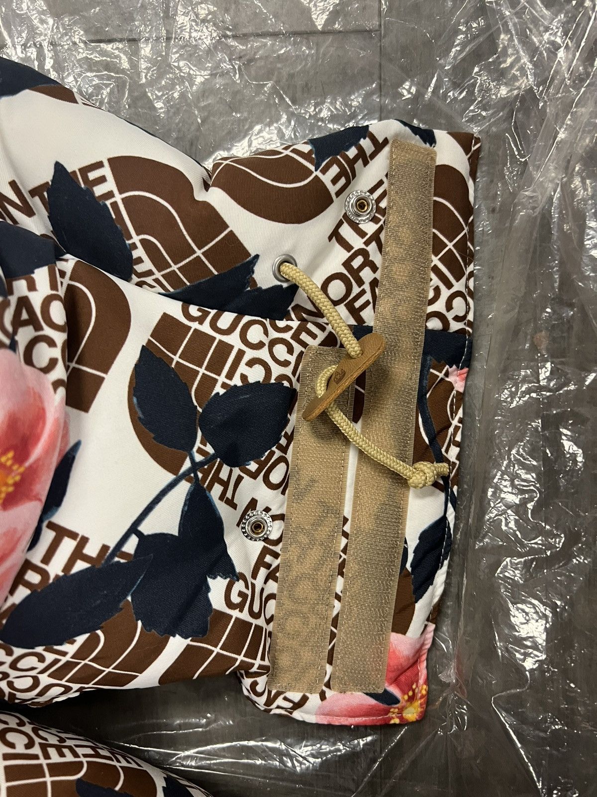 Gucci × The North Face Gucci x The North Face Floral Down Parka sz M Size US M / EU 48-50 / 2 - 14 Thumbnail