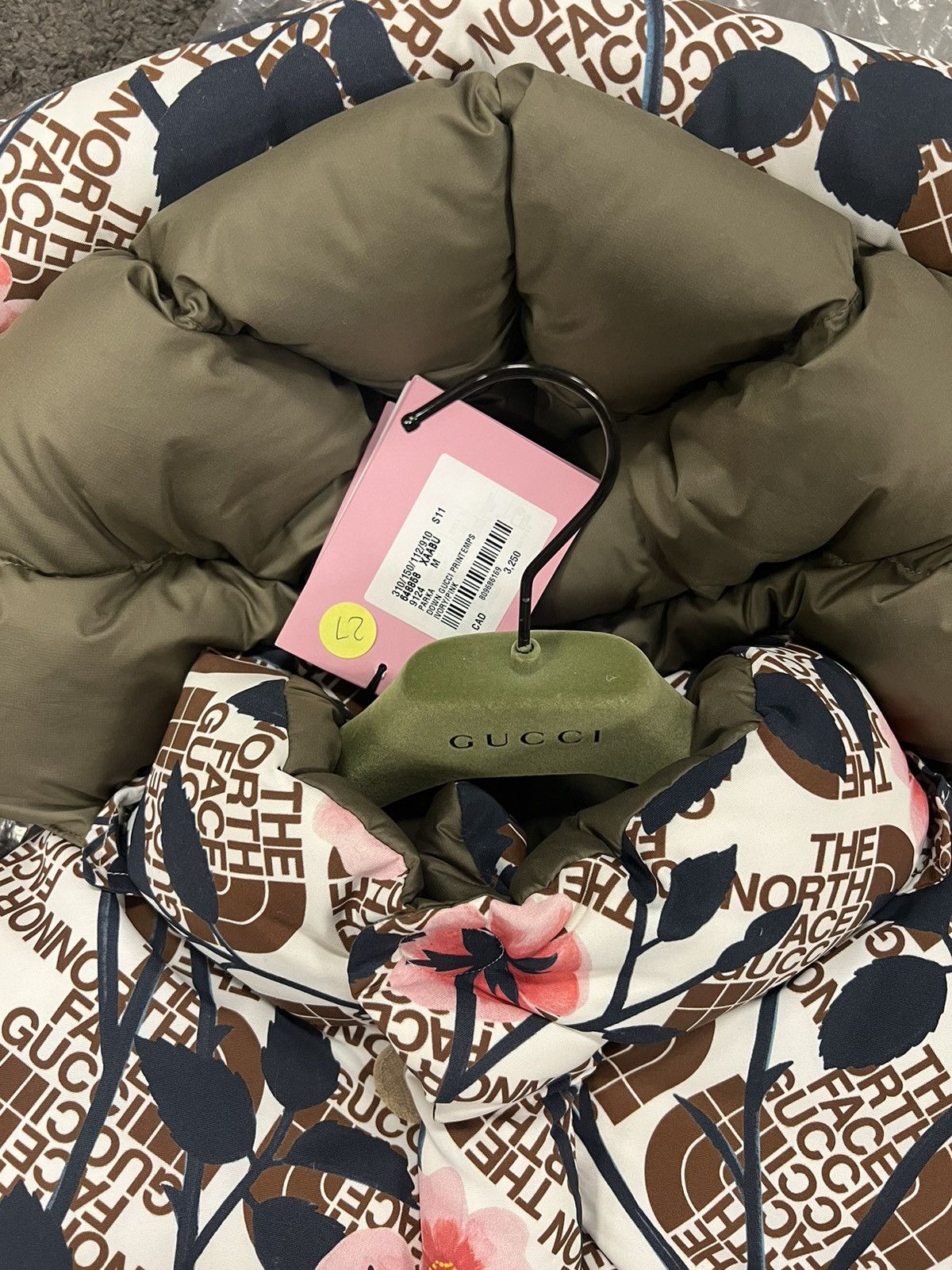 Gucci × The North Face Gucci x The North Face Floral Down Parka sz M Size US M / EU 48-50 / 2 - 3 Thumbnail