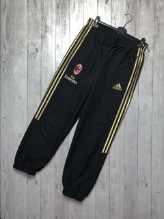 Gold stripe store adidas pants