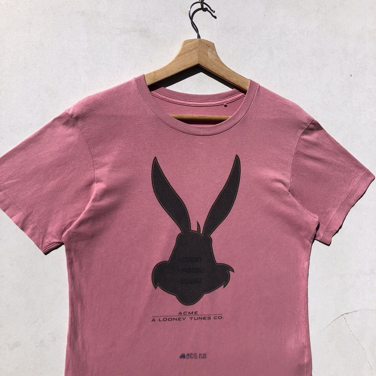 Uniqlo RARE🔥 Looney Tunes Size US S / EU 44-46 / 1 - 2 Thumbnail