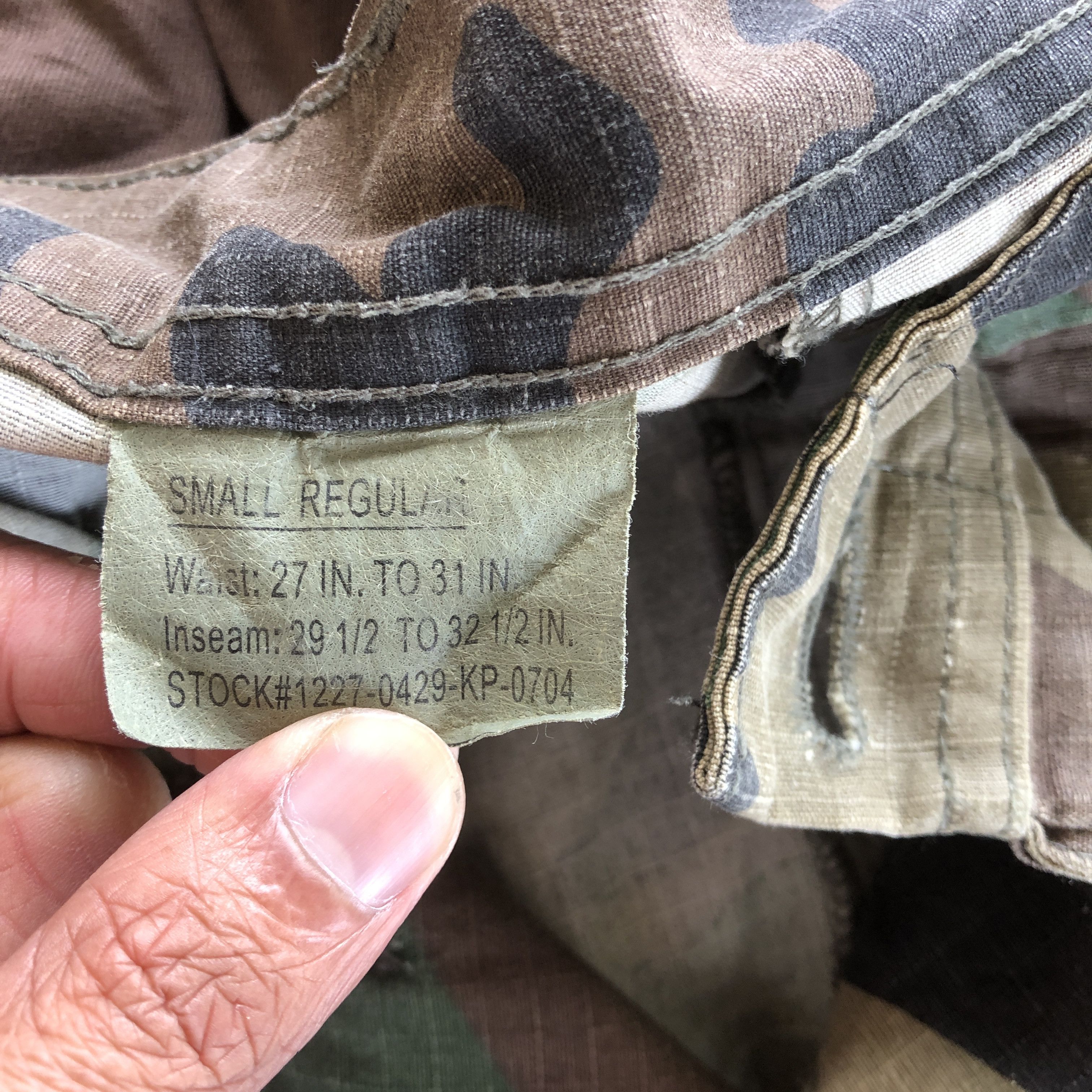 Japanese Brand × Vintage Vintage Army Cargo Pants Fatigue Camouflage Trousers Size 30" / US 8 / IT 44 - 12 Thumbnail
