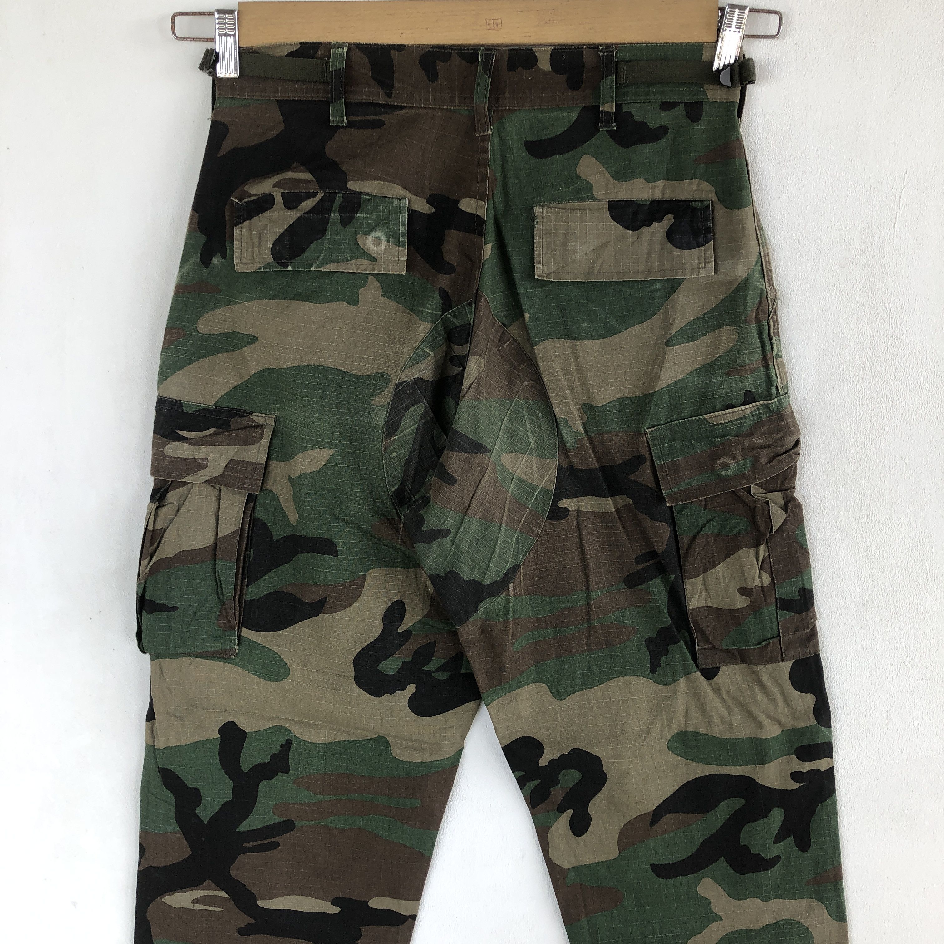 Japanese Brand × Vintage Vintage Army Cargo Pants Fatigue Camouflage Trousers Size 30" / US 8 / IT 44 - 6 Thumbnail