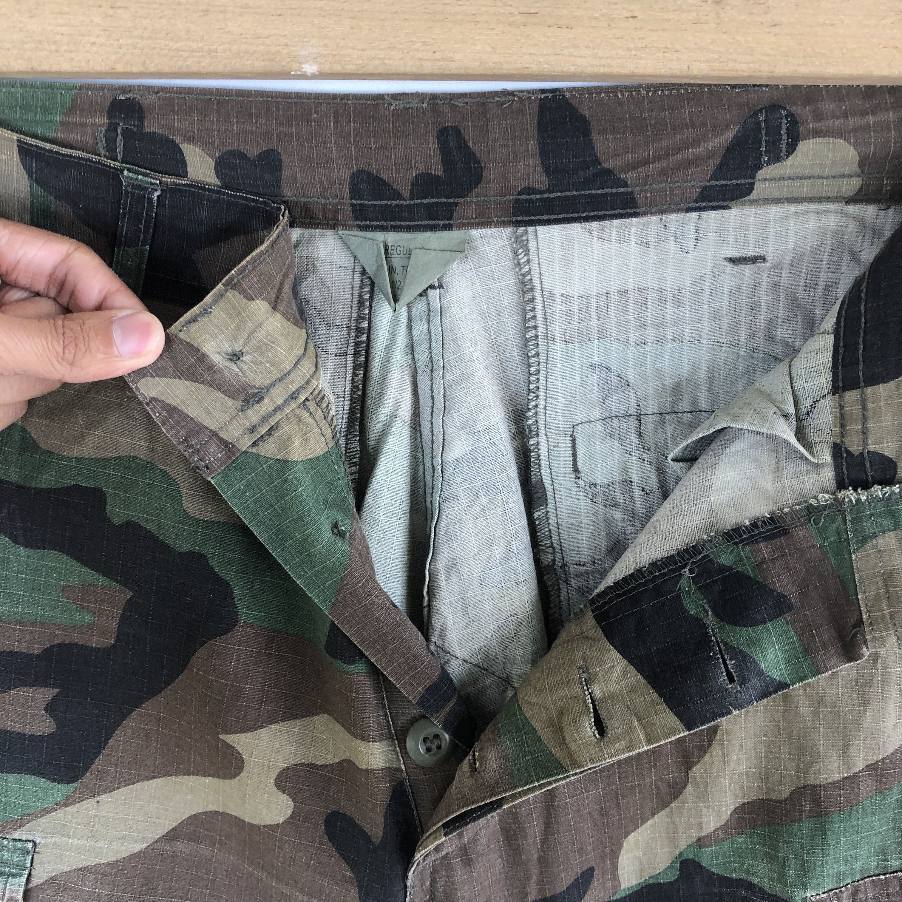 Japanese Brand × Vintage Vintage Army Cargo Pants Fatigue Camouflage Trousers Size 30" / US 8 / IT 44 - 10 Thumbnail