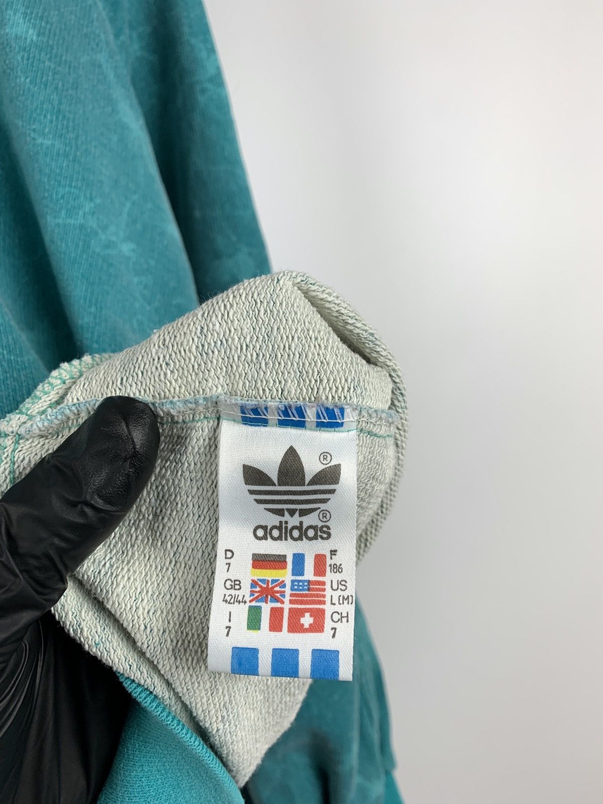 Adidas 90s Vintage Adidas Take Off Women’s Modern Ethnic Sweatshirt Size US S / EU 44-46 / 1 - 11 Thumbnail