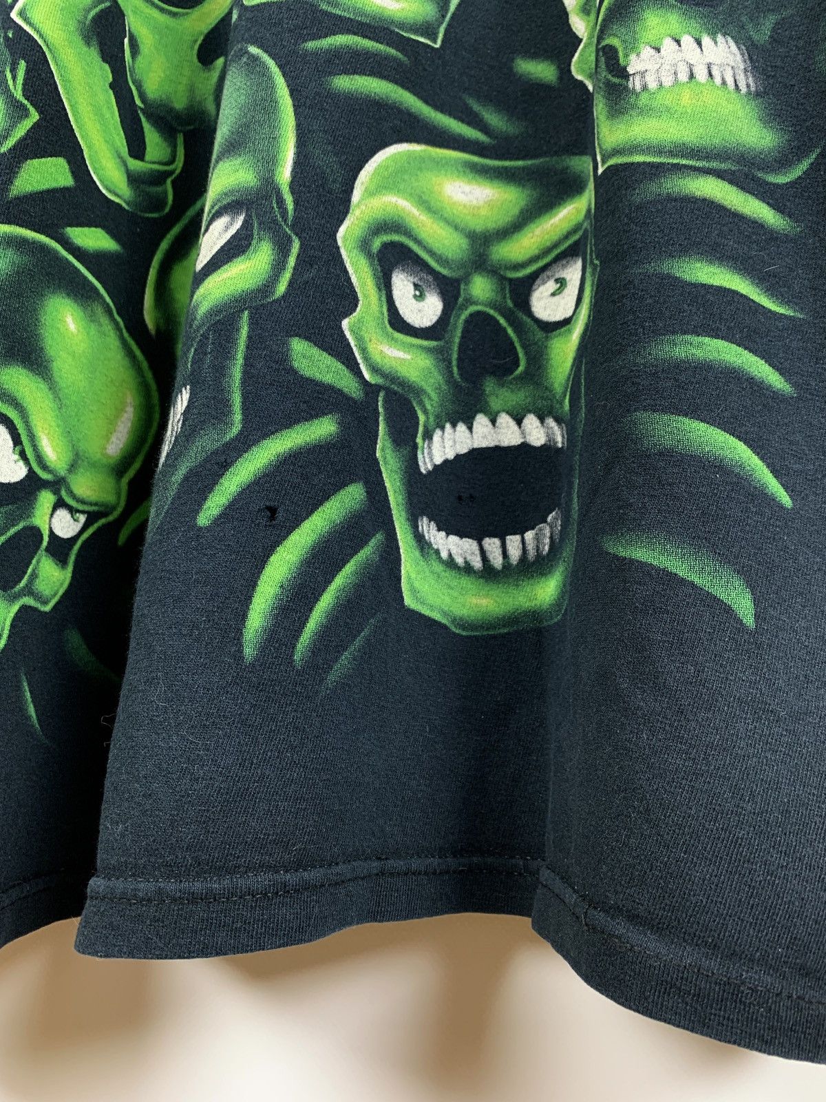 Liquid Blue 2001 Vintage Liquid Blue Green Skull Pile Travis Style Tee Size US XXL / EU 58 / 5 - 14 Thumbnail