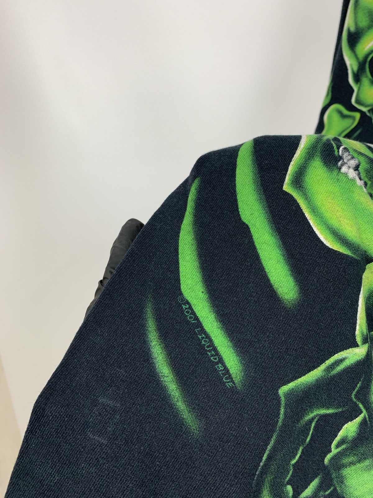 Liquid Blue 2001 Vintage Liquid Blue Green Skull Pile Travis Style Tee Size US XXL / EU 58 / 5 - 17 Thumbnail