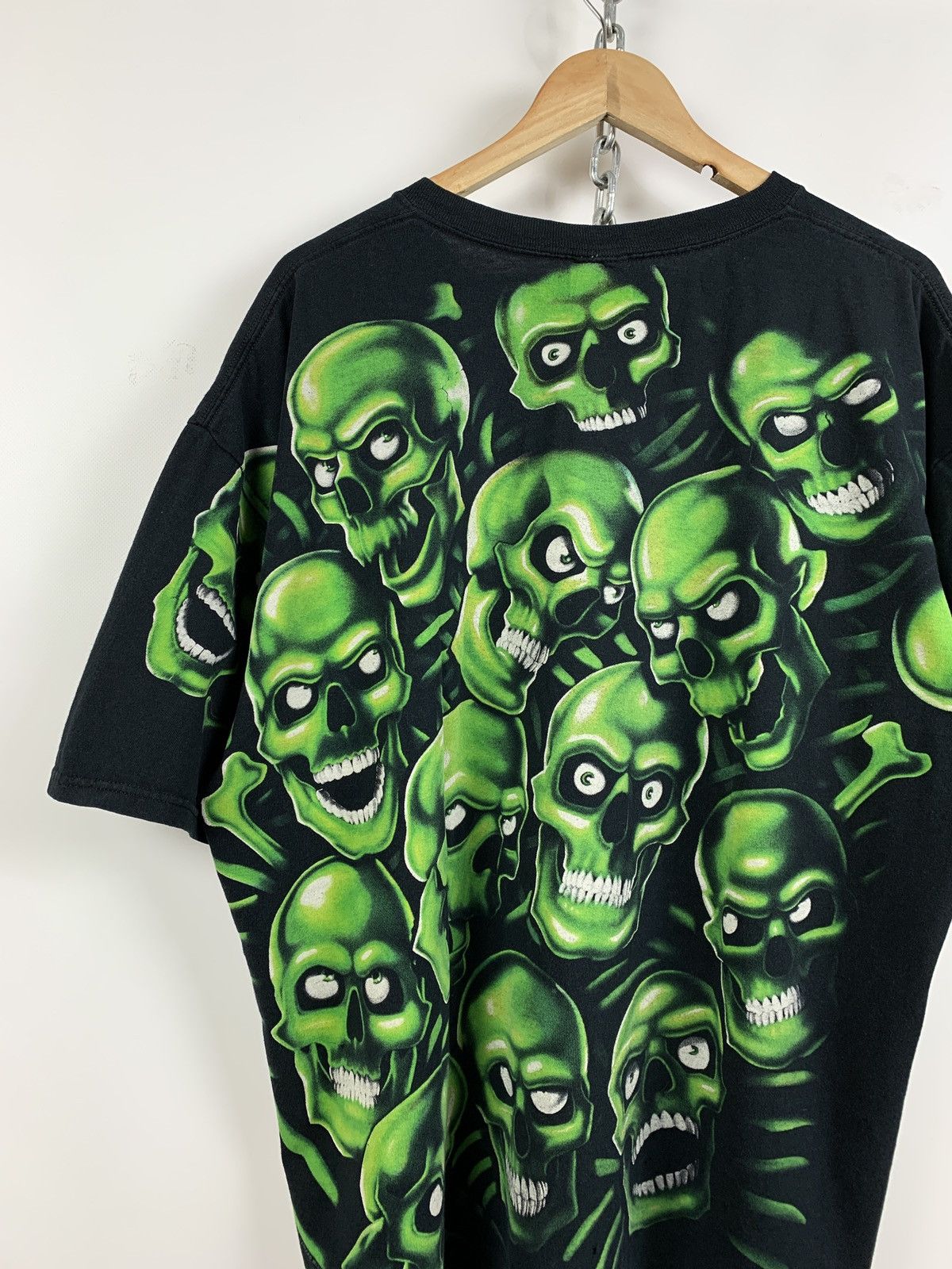 Liquid Blue 2001 Vintage Liquid Blue Green Skull Pile Travis Style Tee Size US XXL / EU 58 / 5 - 10 Thumbnail