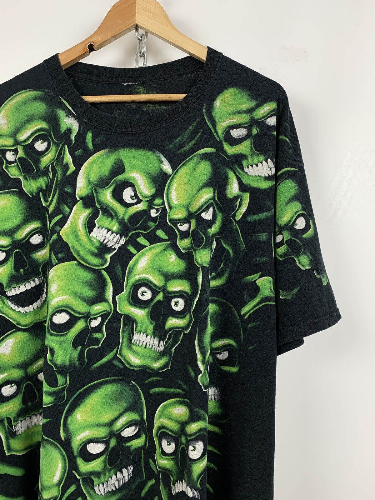 Liquid Blue 2001 Vintage Liquid Blue Green Skull Pile Travis Style Tee Size US XXL / EU 58 / 5 - 5 Thumbnail