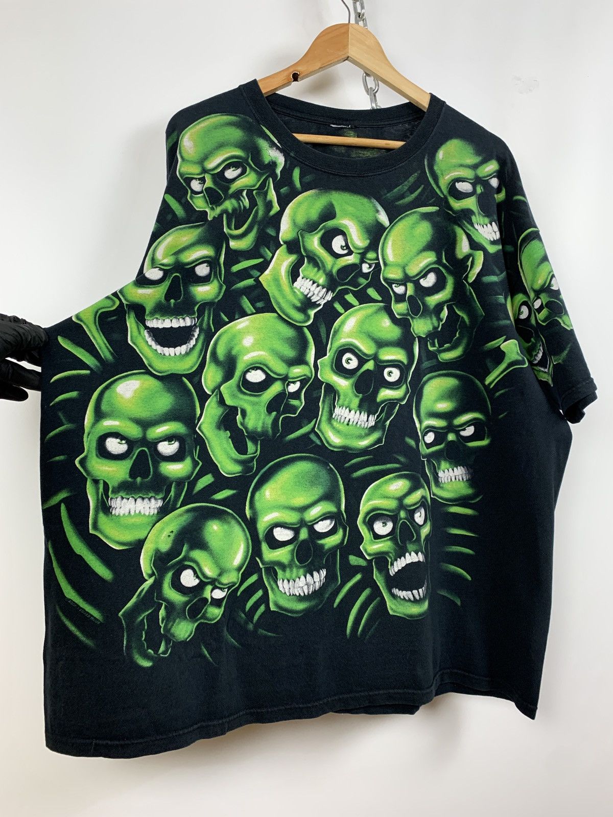 Liquid Blue 2001 Vintage Liquid Blue Green Skull Pile Travis Style Tee Size US XXL / EU 58 / 5 - 7 Thumbnail