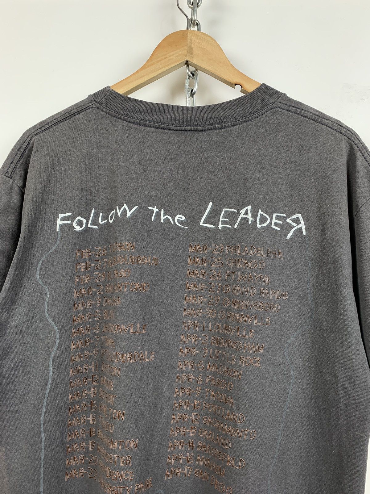 Band Tees Vintage Korn Follow The Leader Fader Grey T-Shirt Size US L / EU 52-54 / 3 - 9 Thumbnail