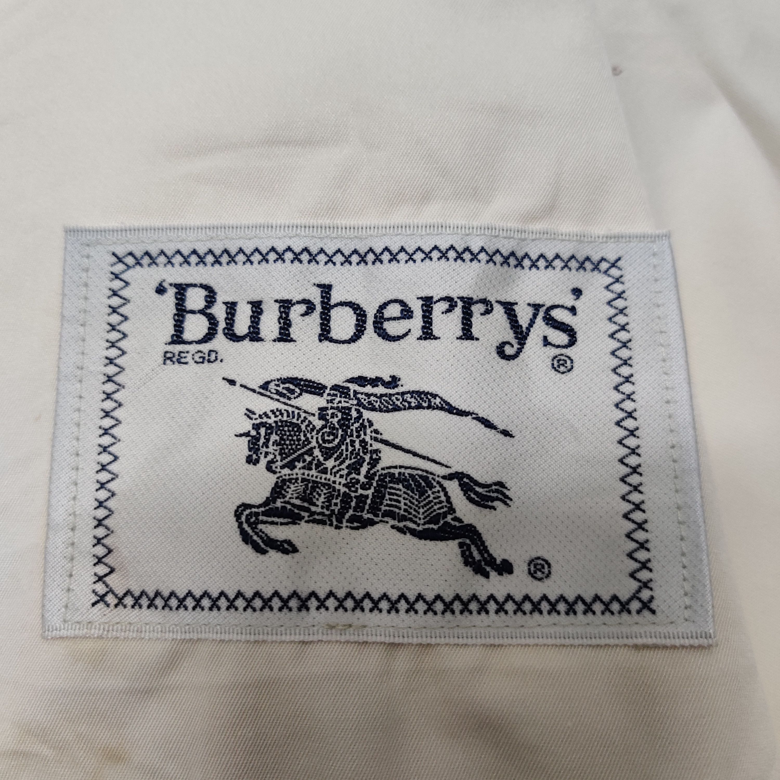 Burberry Vintage 90's Burberry Gold Button Nova Check Trench Coat Size US M / EU 48-50 / 2 - 11 Thumbnail