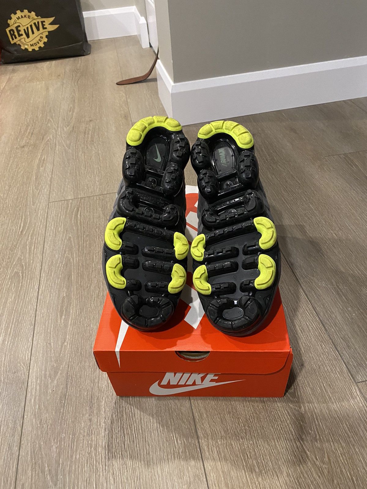 Nike Nike Air Max 95 VaporMax Neon Size 10 Size US 10 / EU 43 - 6 Thumbnail