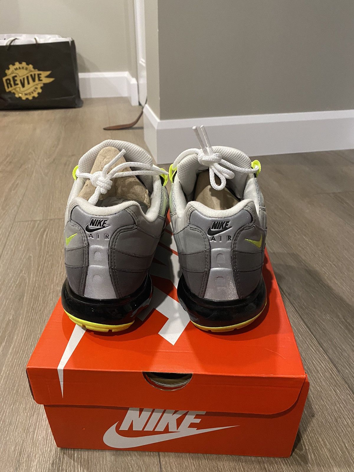 Nike Nike Air Max 95 VaporMax Neon Size 10 Size US 10 / EU 43 - 5 Thumbnail