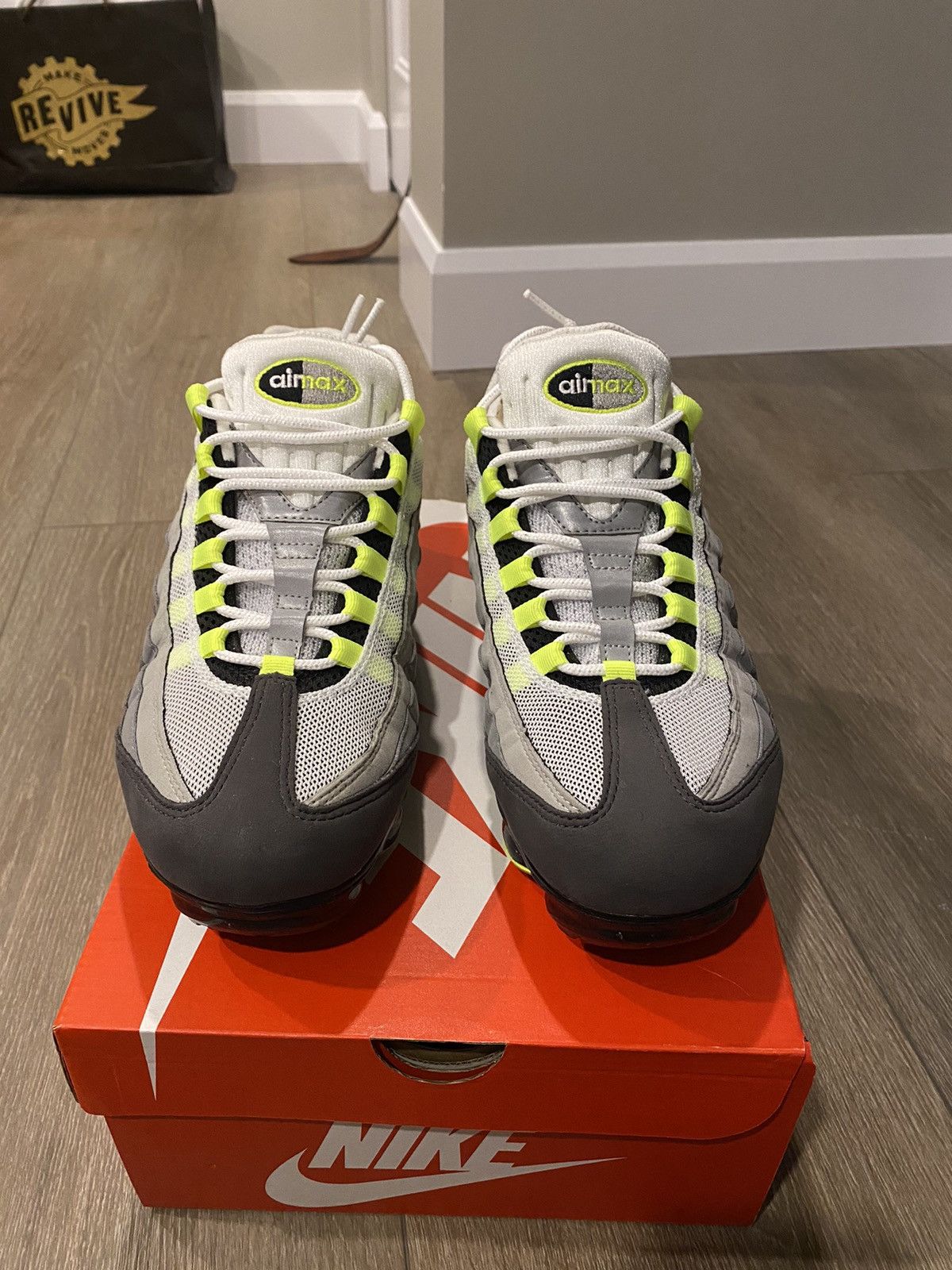 Nike Nike Air Max 95 VaporMax Neon Size 10 Size US 10 / EU 43 - 4 Thumbnail