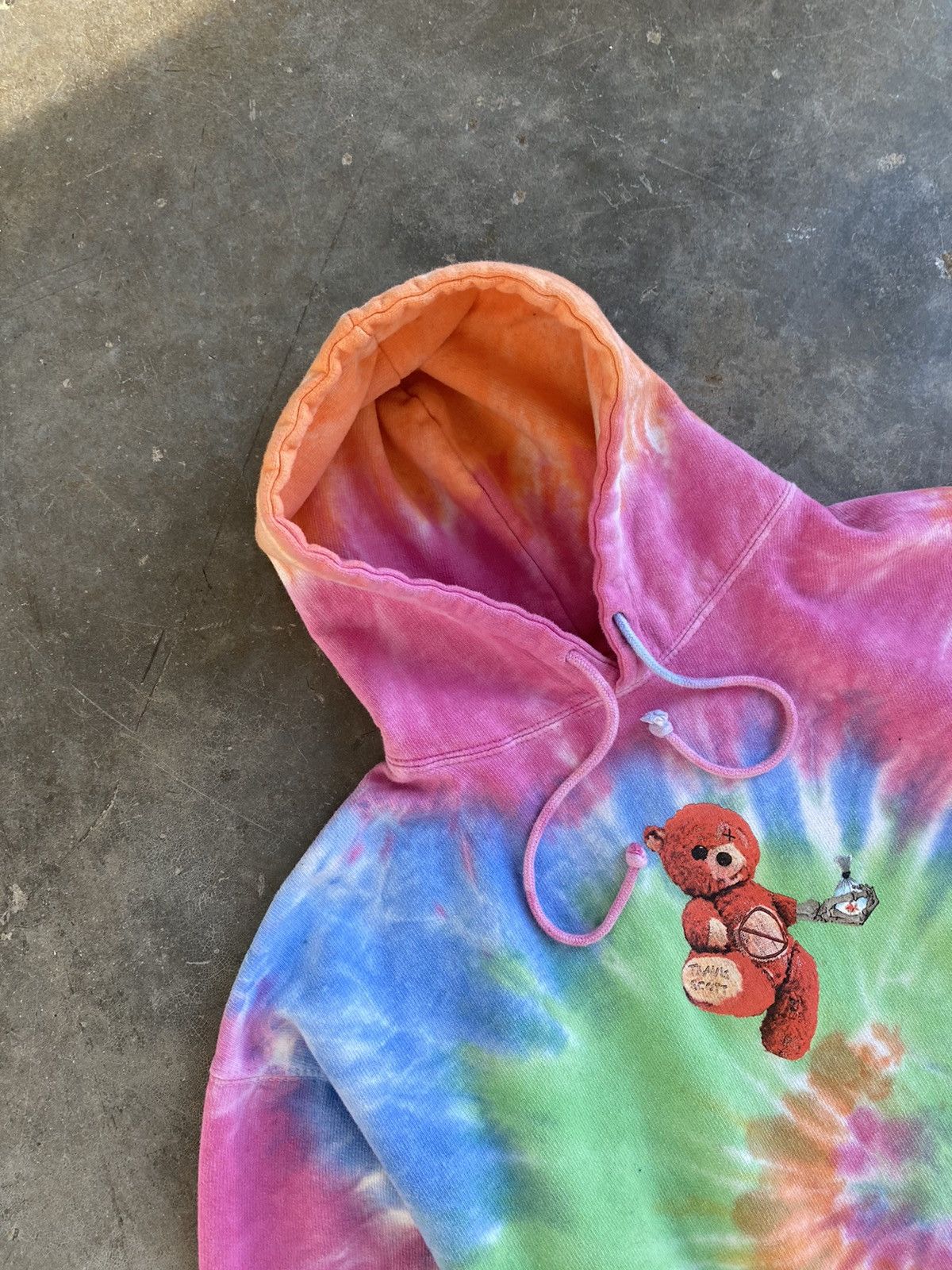 Travis Scott Travis Scott Astroworld Tie Dye Bear Hoodie Large 🧊 Cactus Size US L / EU 52-54 / 3 - 2 Thumbnail