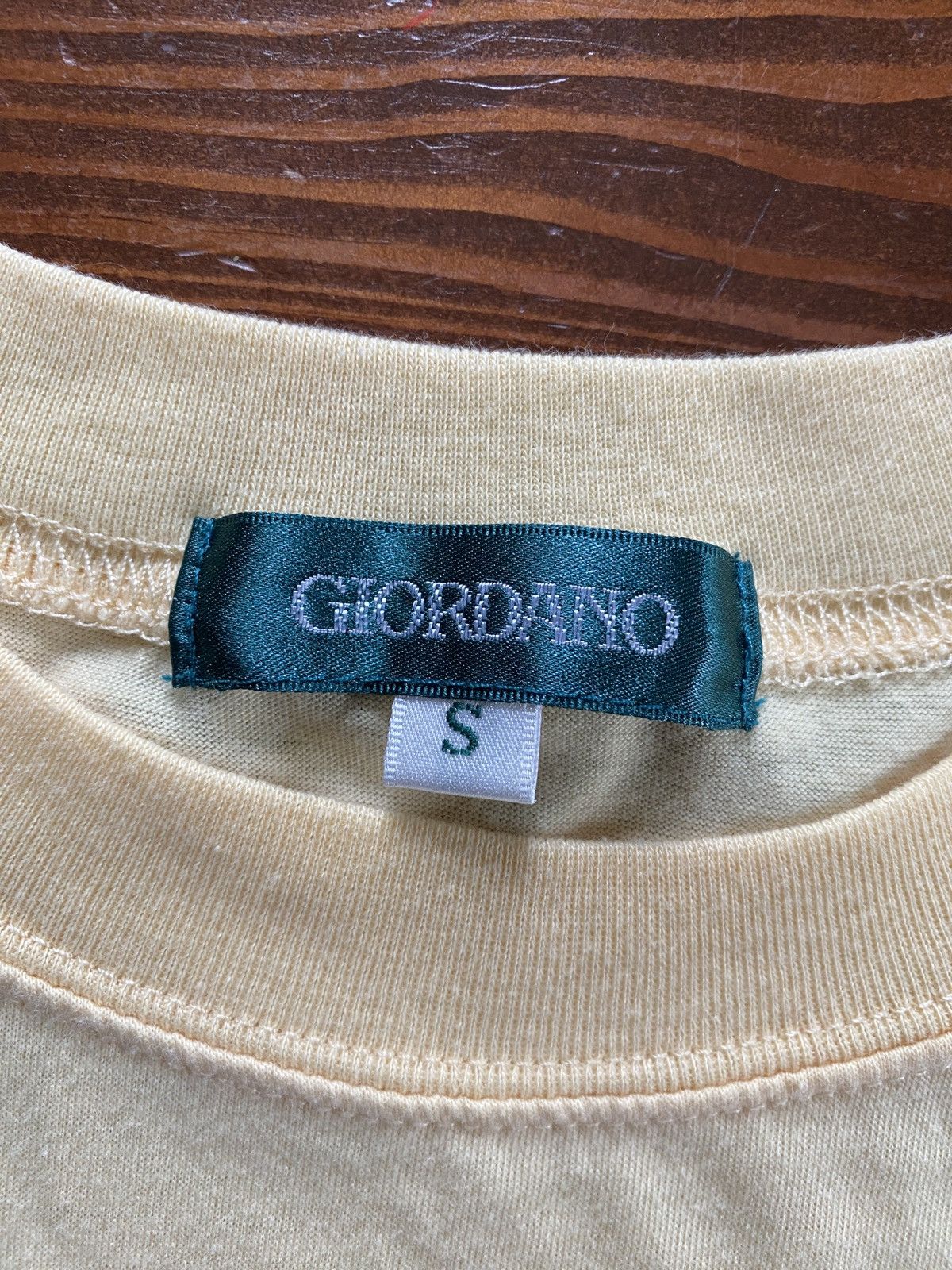 Giordano Vintage 80’s Giordano Big Spell Out Short Single Stitch Tee Size US S / EU 44-46 / 1 - 3 Thumbnail
