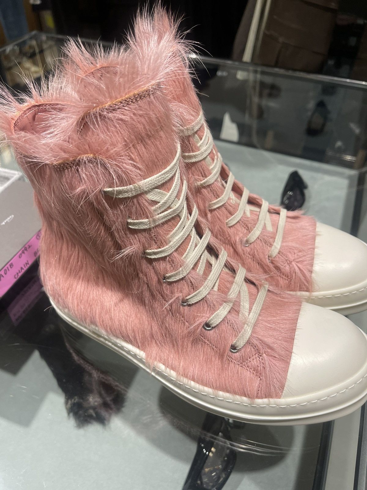Rick Owens RICK OWENS FW22 STROBE RUNWAY RAMONES PINK LONG HAIR PONY Size US 9 / EU 42 - 6 Thumbnail