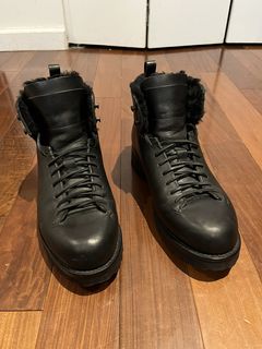 Feit military clearance hiker