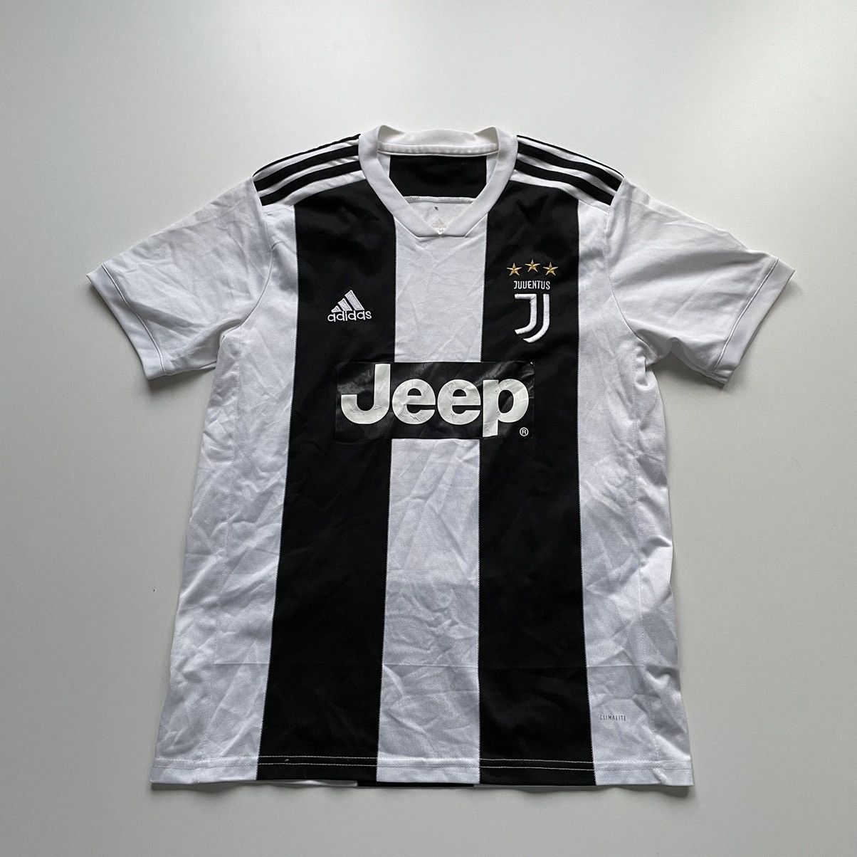 Vintage Vintage Y2K Adidas embroidered logo Juventus Soccer jersey ...