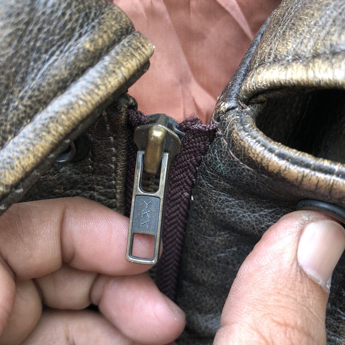 Genuine Leather VERY RARE VINTAGE JAPANESE BRAND GENUINE LEATHER JACKET Size US L / EU 52-54 / 3 - 6 Thumbnail