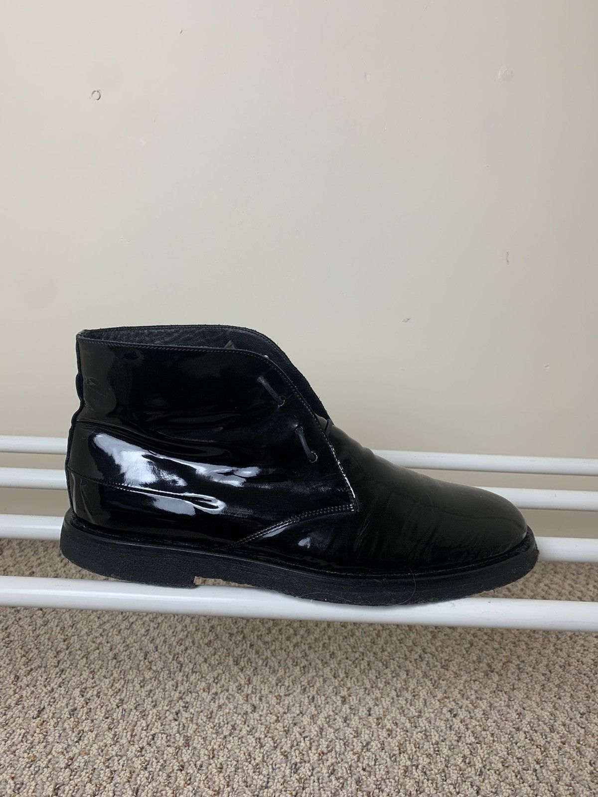 Dior × Hedi Slimane Dior Homme SS04 "Strip" Black Patent Leather Chukka Boots Size US 7 / EU 40 - 4 Thumbnail