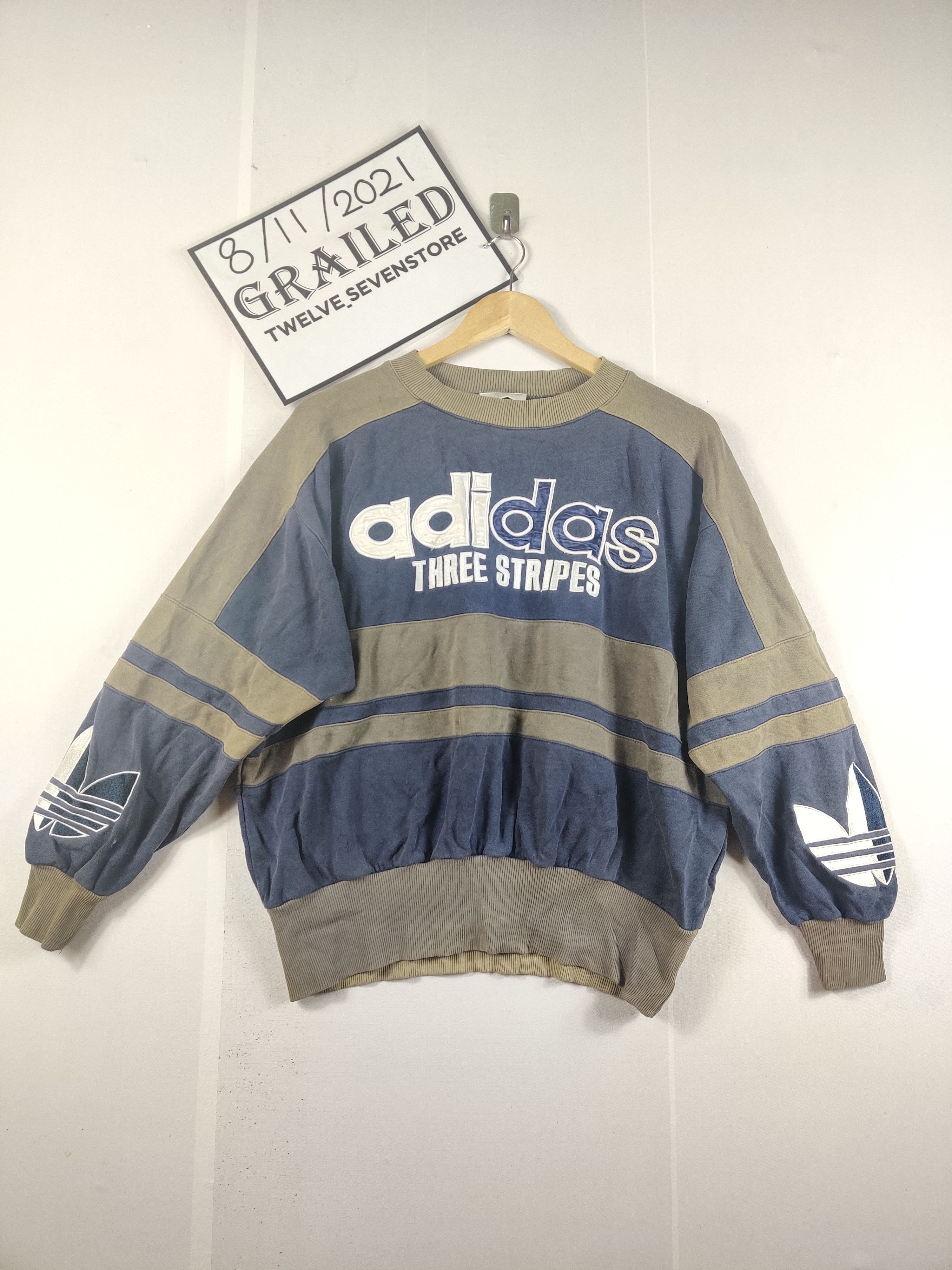 Adidas Vintage 90's Adidas Trefoil Embroidery Crewneck Sweatshirt Size US L / EU 52-54 / 3 - 1 Thumbnail