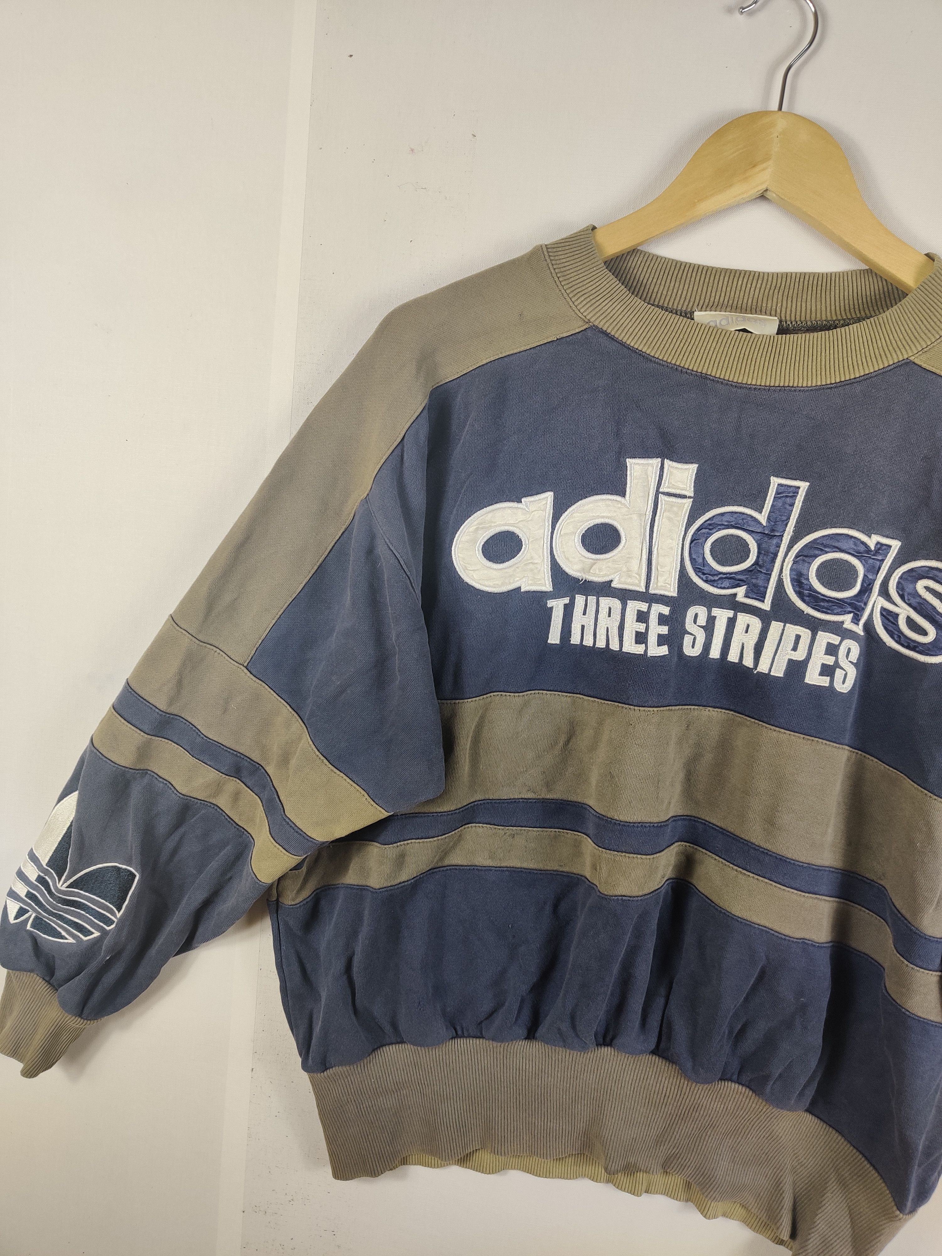 Adidas Vintage 90's Adidas Trefoil Embroidery Crewneck Sweatshirt Size US L / EU 52-54 / 3 - 6 Thumbnail