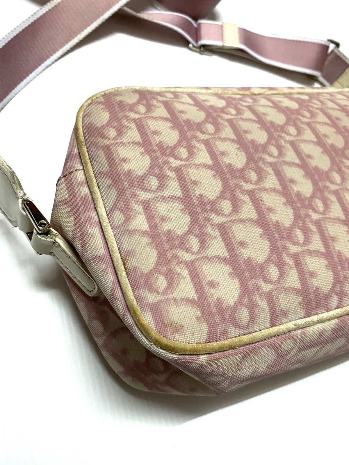Dior Authentic Christian Dior Monogram Slingbag Size ONE SIZE - 6 Thumbnail