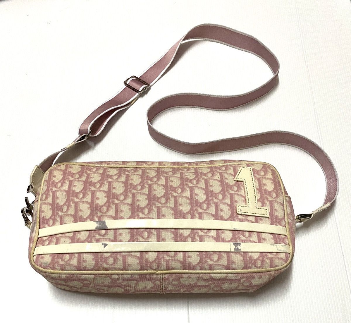 Dior Authentic Christian Dior Monogram Slingbag Size ONE SIZE - 1 Thumbnail