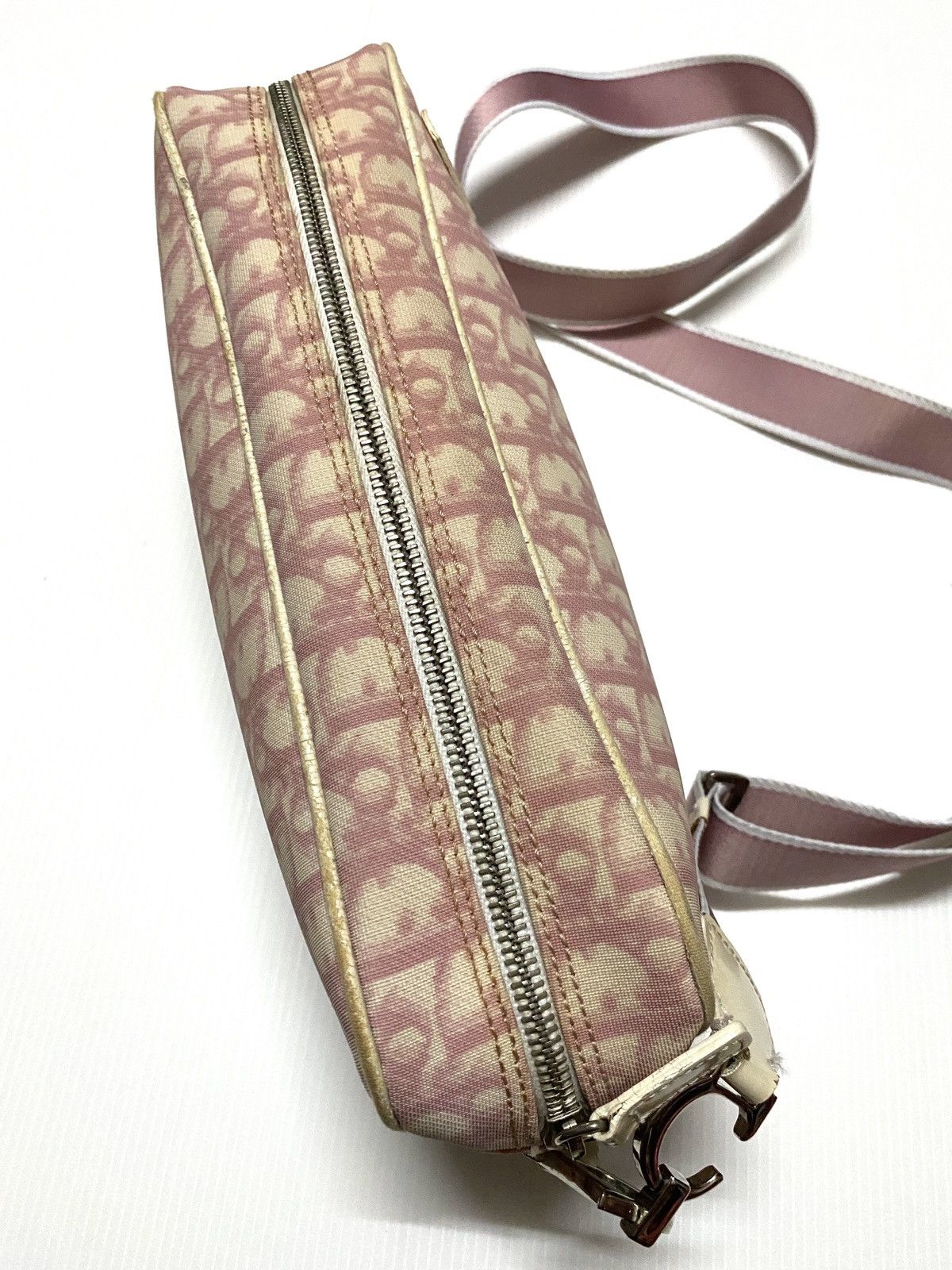 Dior Authentic Christian Dior Monogram Slingbag Size ONE SIZE - 7 Thumbnail