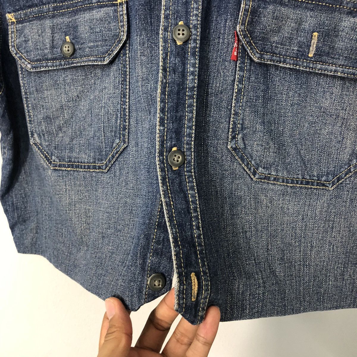 Levi's Vintage Levis Red Tab Button Ups Denim Crop Tops Jacket Size L / US 10 / IT 46 - 9 Thumbnail