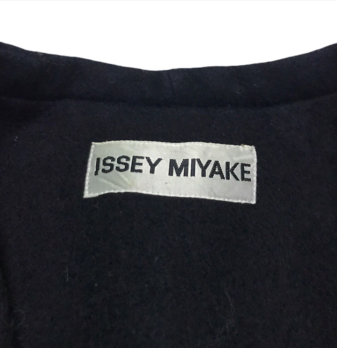 Issey Miyake Archival collection Runway Issey miyake wool cropped jacket Size US M / EU 48-50 / 2 - 4 Thumbnail
