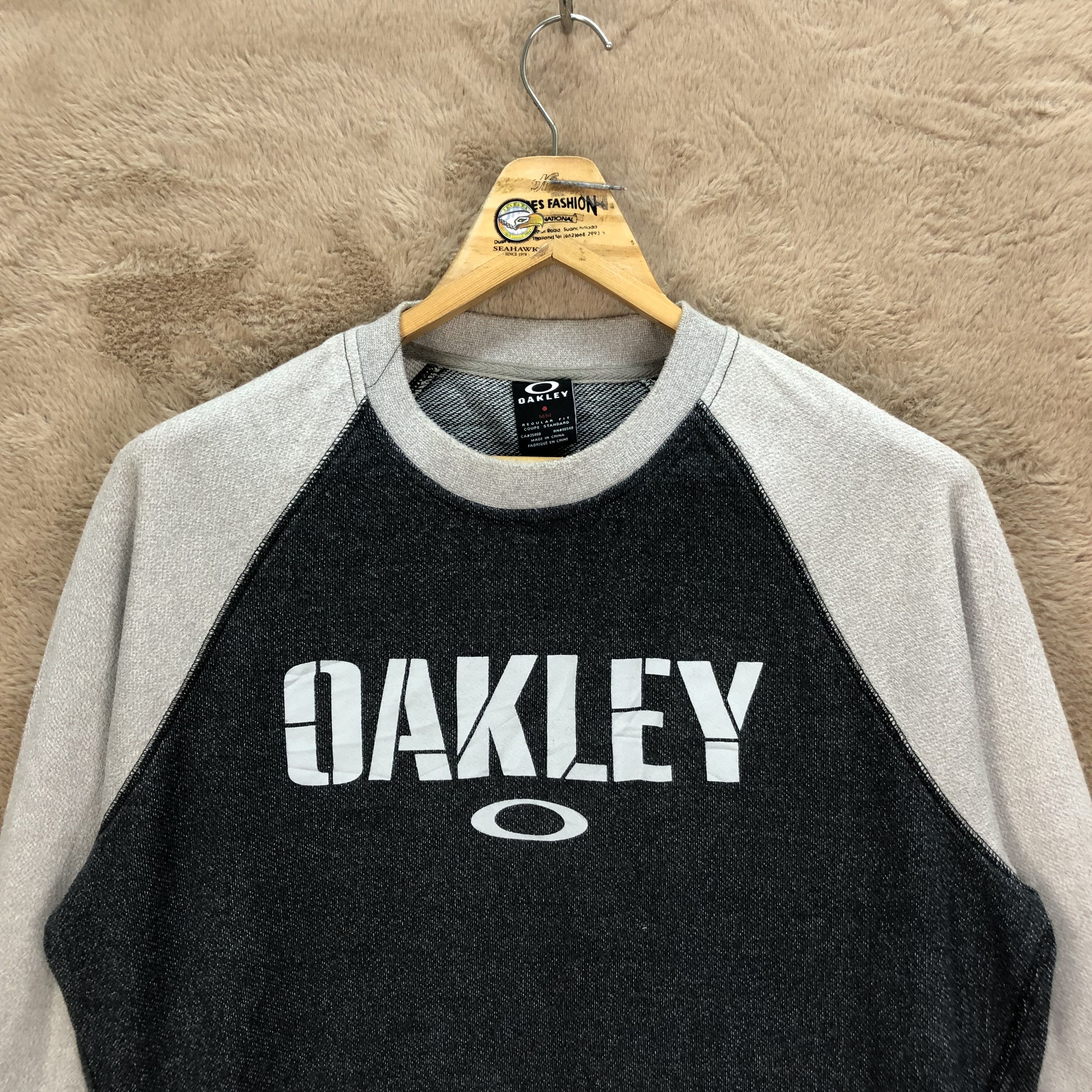 Oakley Oakley Big Logo Colorblock Sweatshirts #5356-185 Size US M / EU 48-50 / 2 - 2 Thumbnail