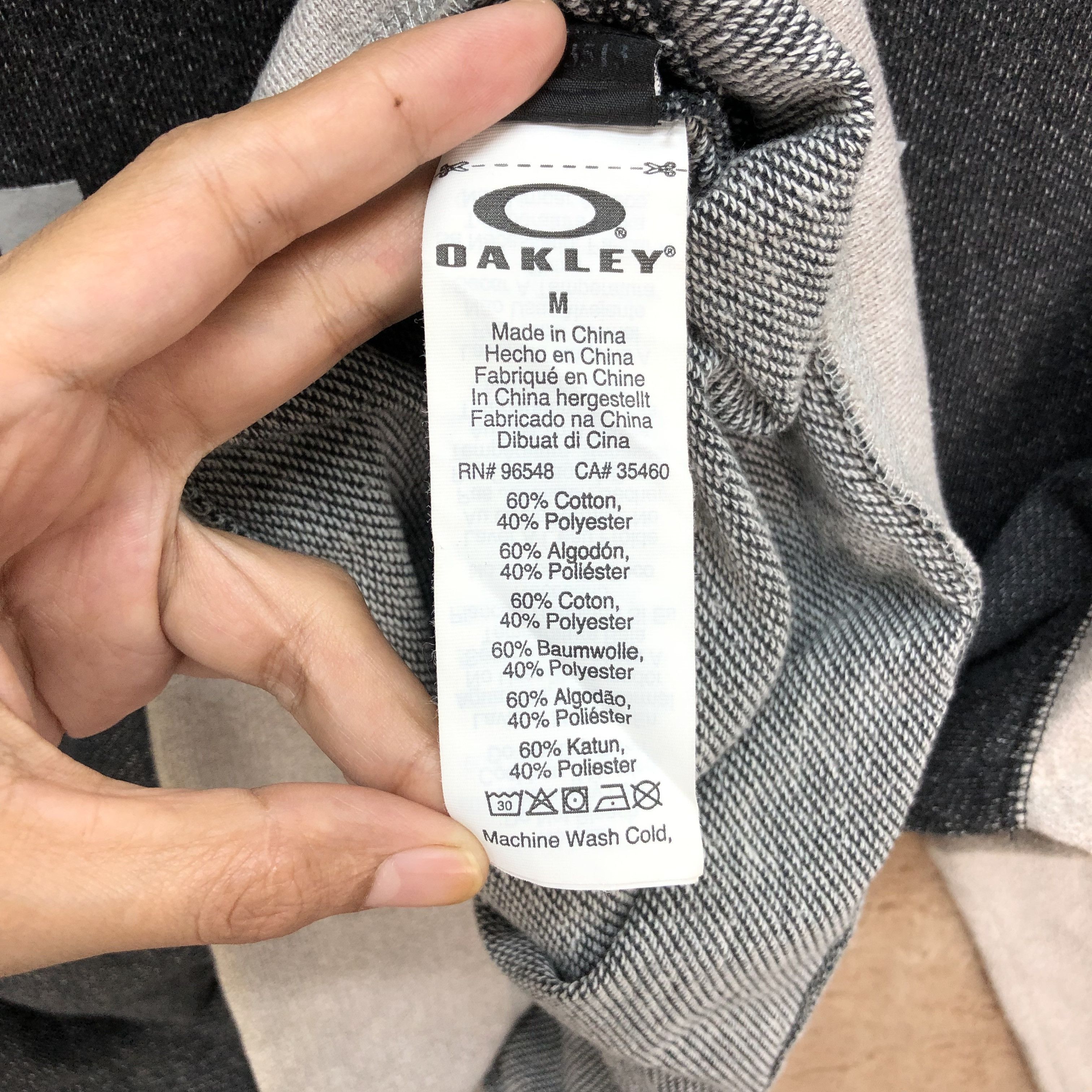 Oakley Oakley Big Logo Colorblock Sweatshirts #5356-185 Size US M / EU 48-50 / 2 - 9 Thumbnail
