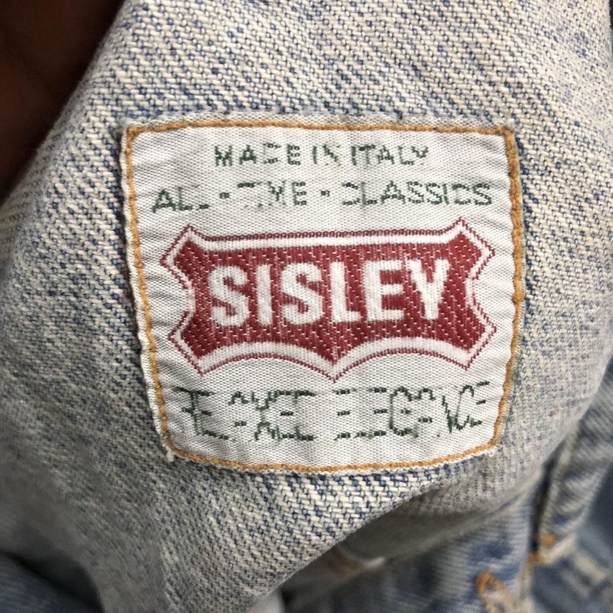 Sisley Vintage Sisley Button Ups Faded Denim Vest Made in Italy Size L / US 10 / IT 46 - 7 Thumbnail