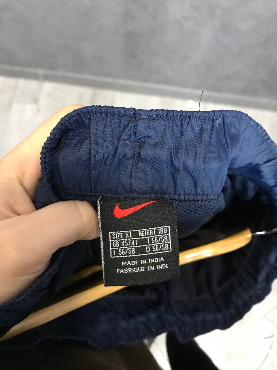Nike × Vintage Nike swoosh streetwear vintage nylon sweatpants Size US 36 / EU 52 - 3 Thumbnail