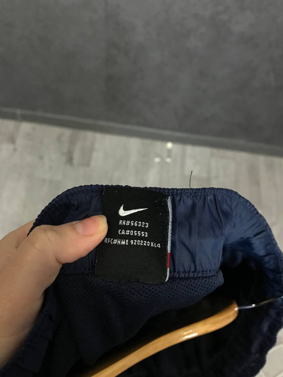 Nike × Vintage Nike swoosh streetwear vintage nylon sweatpants Size US 36 / EU 52 - 4 Thumbnail