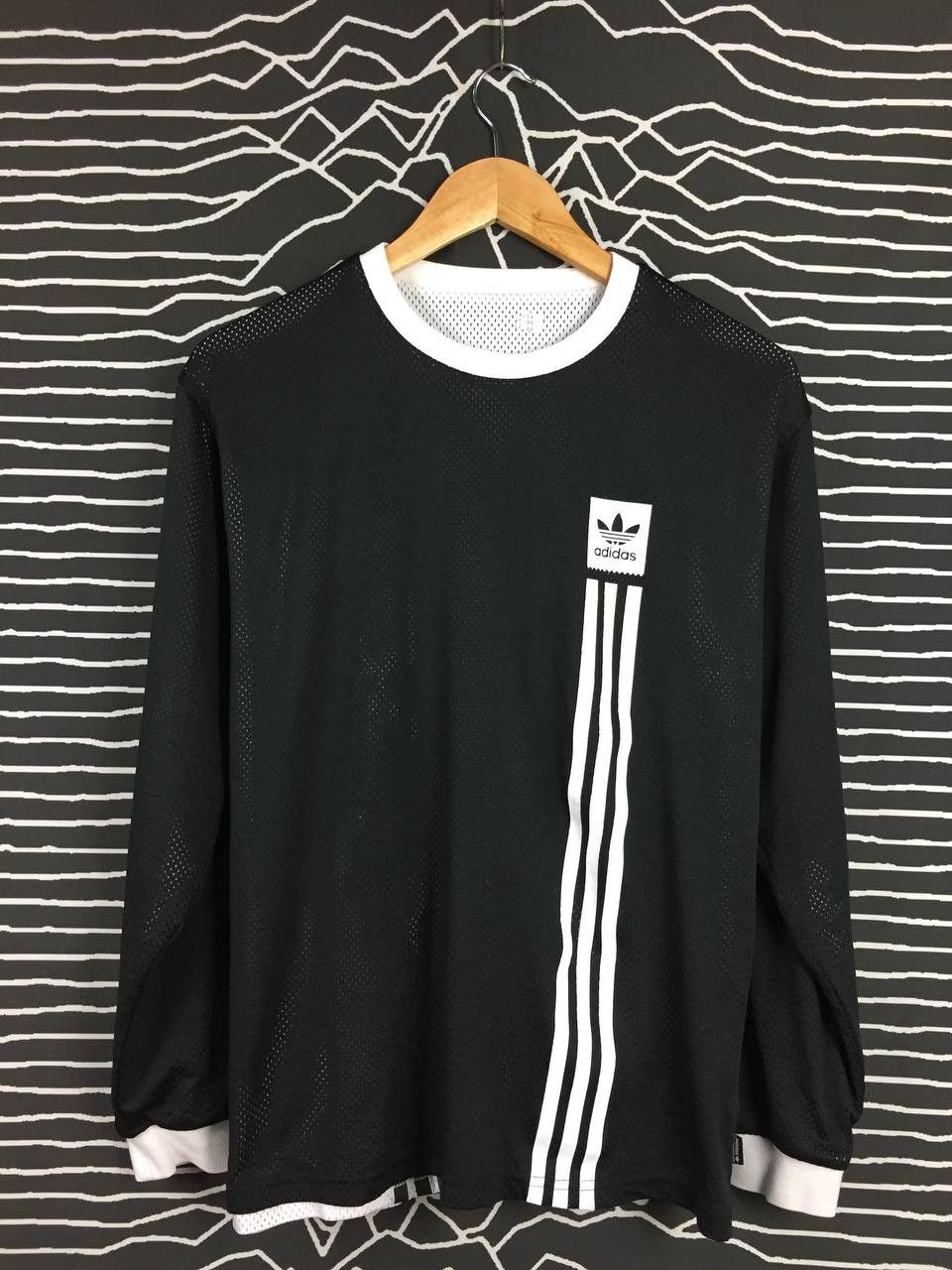 Adidas Adidas Reversible Original Skateboarding Longsleeve Tee Size US L / EU 52-54 / 3 - 1 Thumbnail