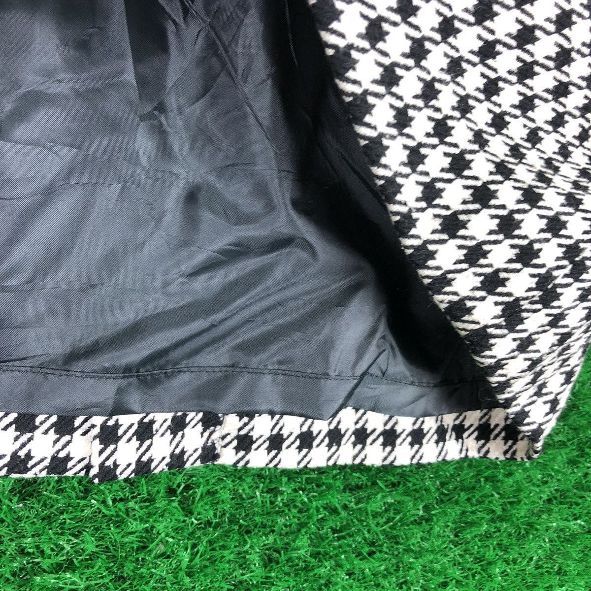 Japanese Brand × Vintage Vintage Houndstooth Skirt Luxury Design Style Unbranded Size 28" / US 6 / IT 42 - 8 Thumbnail