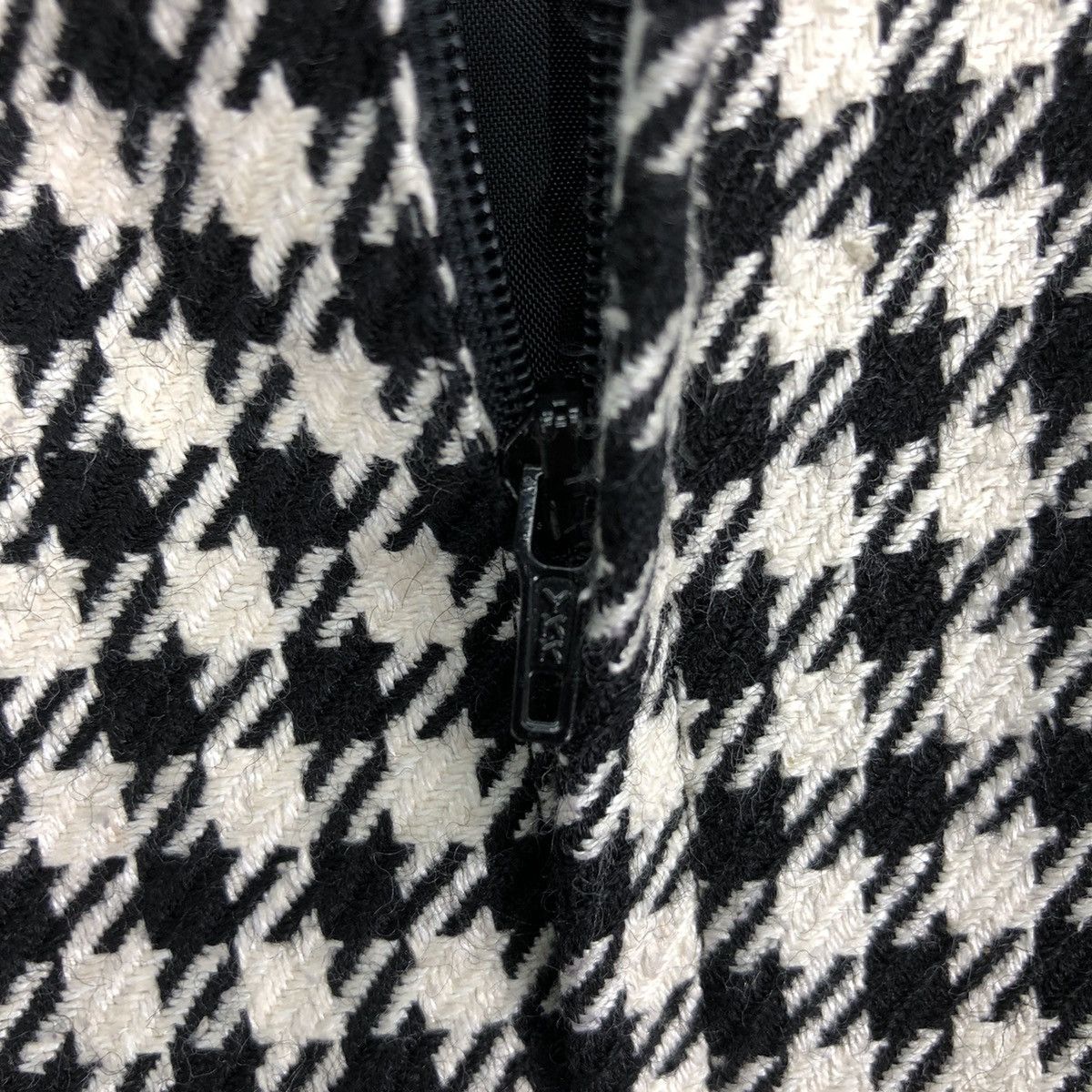 Japanese Brand × Vintage Vintage Houndstooth Skirt Luxury Design Style Unbranded Size 28" / US 6 / IT 42 - 13 Thumbnail