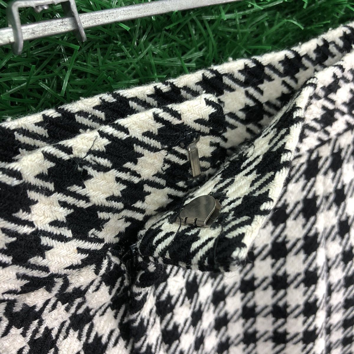 Japanese Brand × Vintage Vintage Houndstooth Skirt Luxury Design Style Unbranded Size 28" / US 6 / IT 42 - 10 Thumbnail