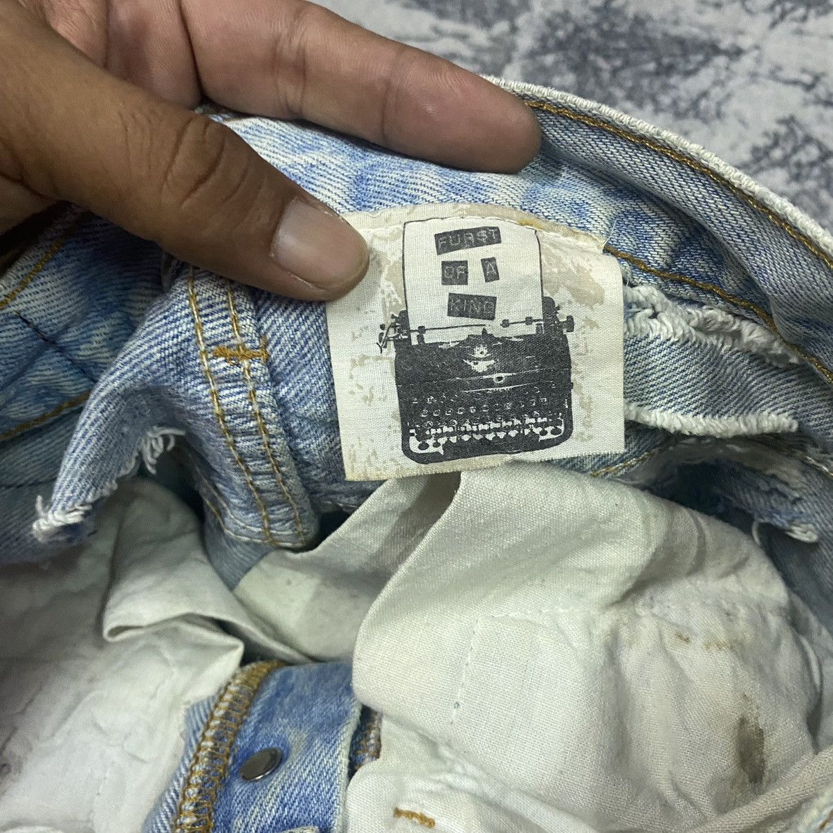 Levi's × Vintage Vintage Levis 501xx Furst Of A King Distressed Jeans Short Size 26" / US 2 / IT 38 - 5 Thumbnail