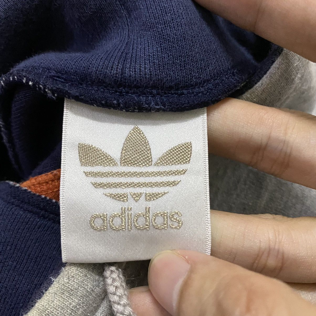 Adidas Vintage Adidas Descente Embroidery Logo Sweatshirt Size US L / EU 52-54 / 3 - 11 Thumbnail