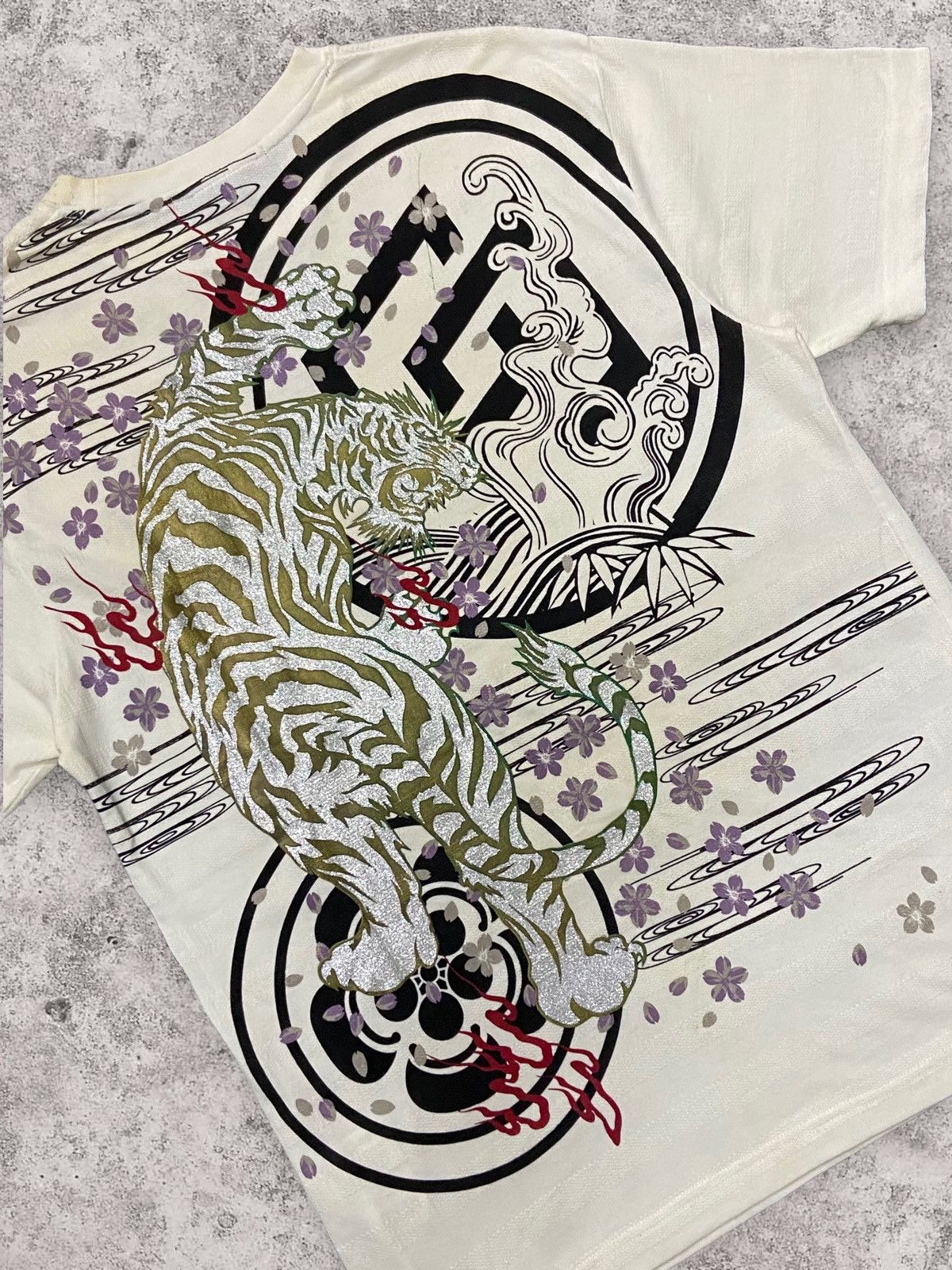 Japanese Brand × Vintage Vintage Karakuri Japan Embossed Tiger Sukajan Yakuza Tshirt Size US M / EU 48-50 / 2 - 4 Thumbnail