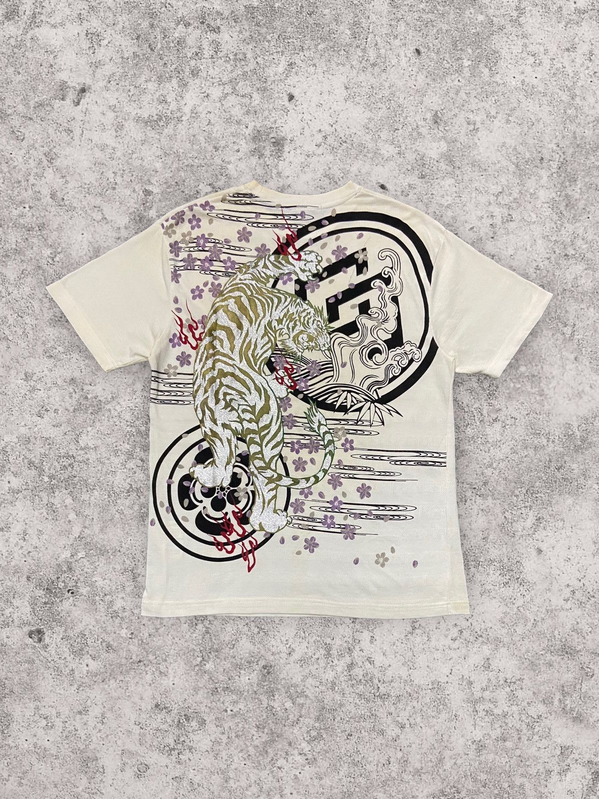 Japanese Brand × Vintage Vintage Karakuri Japan Embossed Tiger Sukajan Yakuza Tshirt Size US M / EU 48-50 / 2 - 1 Thumbnail