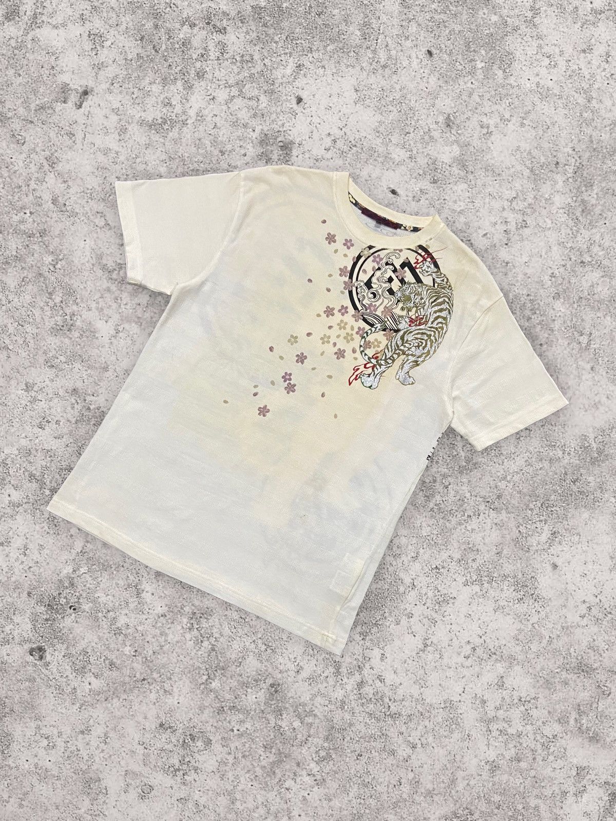 Japanese Brand × Vintage Vintage Karakuri Japan Embossed Tiger Sukajan Yakuza Tshirt Size US M / EU 48-50 / 2 - 8 Thumbnail