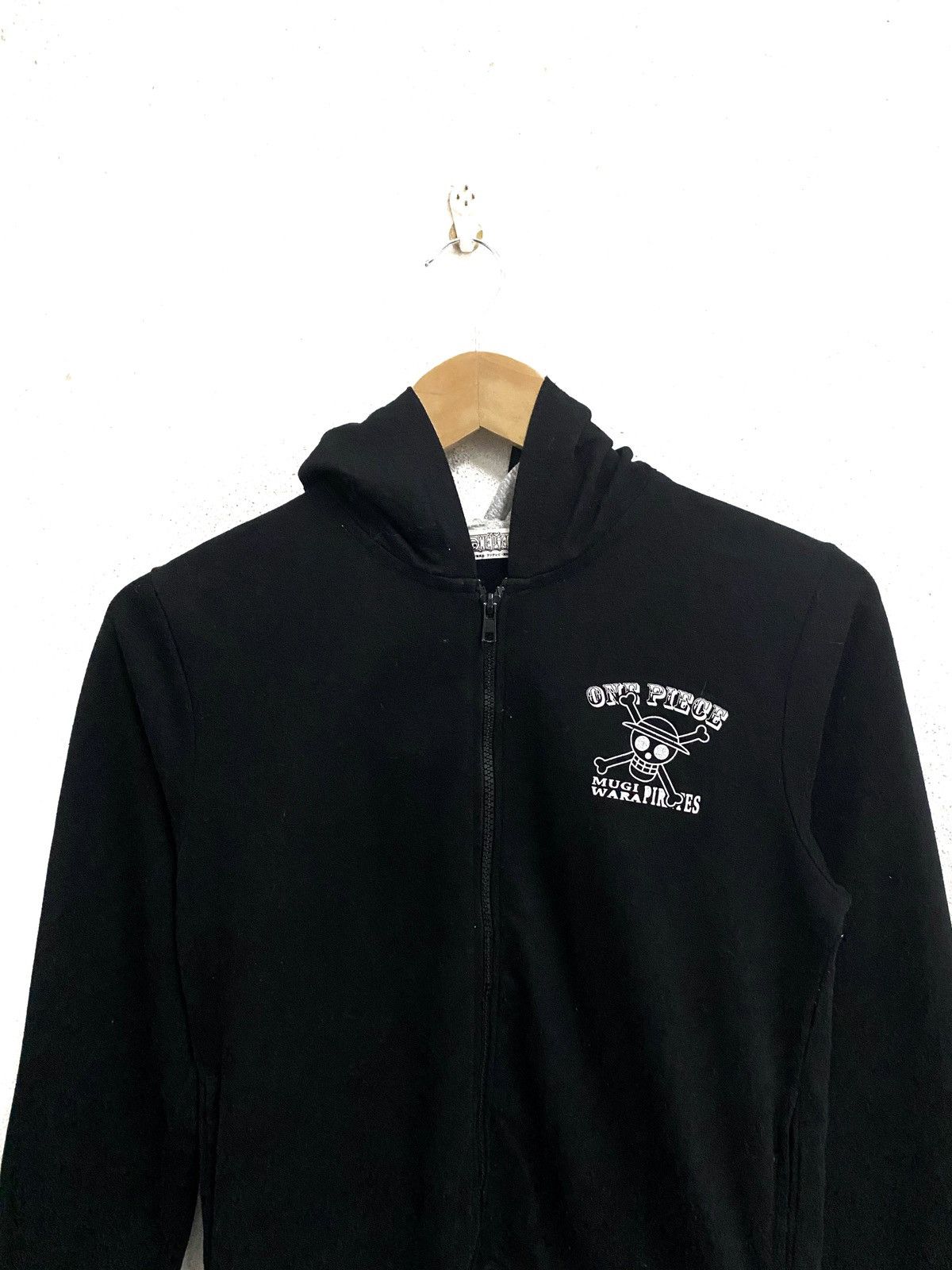 Japanese Brand × One Piece ONE PIECE MUGIWARA PIRATES JAPANESE ANIME ZIPPER HOODIE Size US XXS / EU 40 - 4 Thumbnail