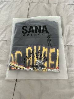 Sana X Detroit Pistons Shirt - Limotees