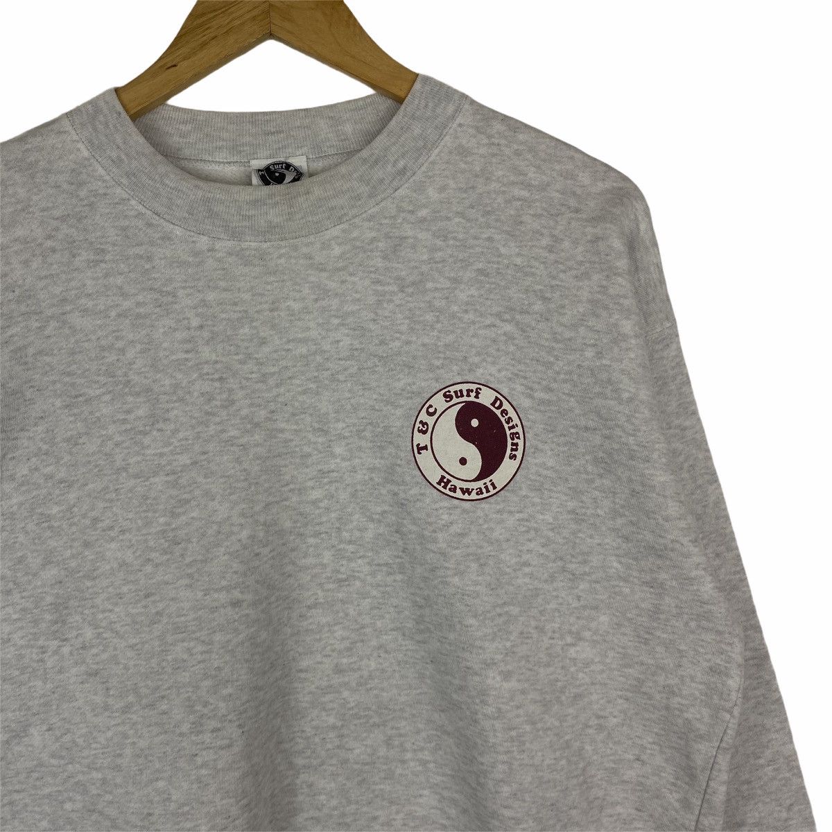 Vintage Vintage TOWN & COUNTRY Surfing Hawaii Big Logo Sweatshirt Size US L / EU 52-54 / 3 - 4 Thumbnail